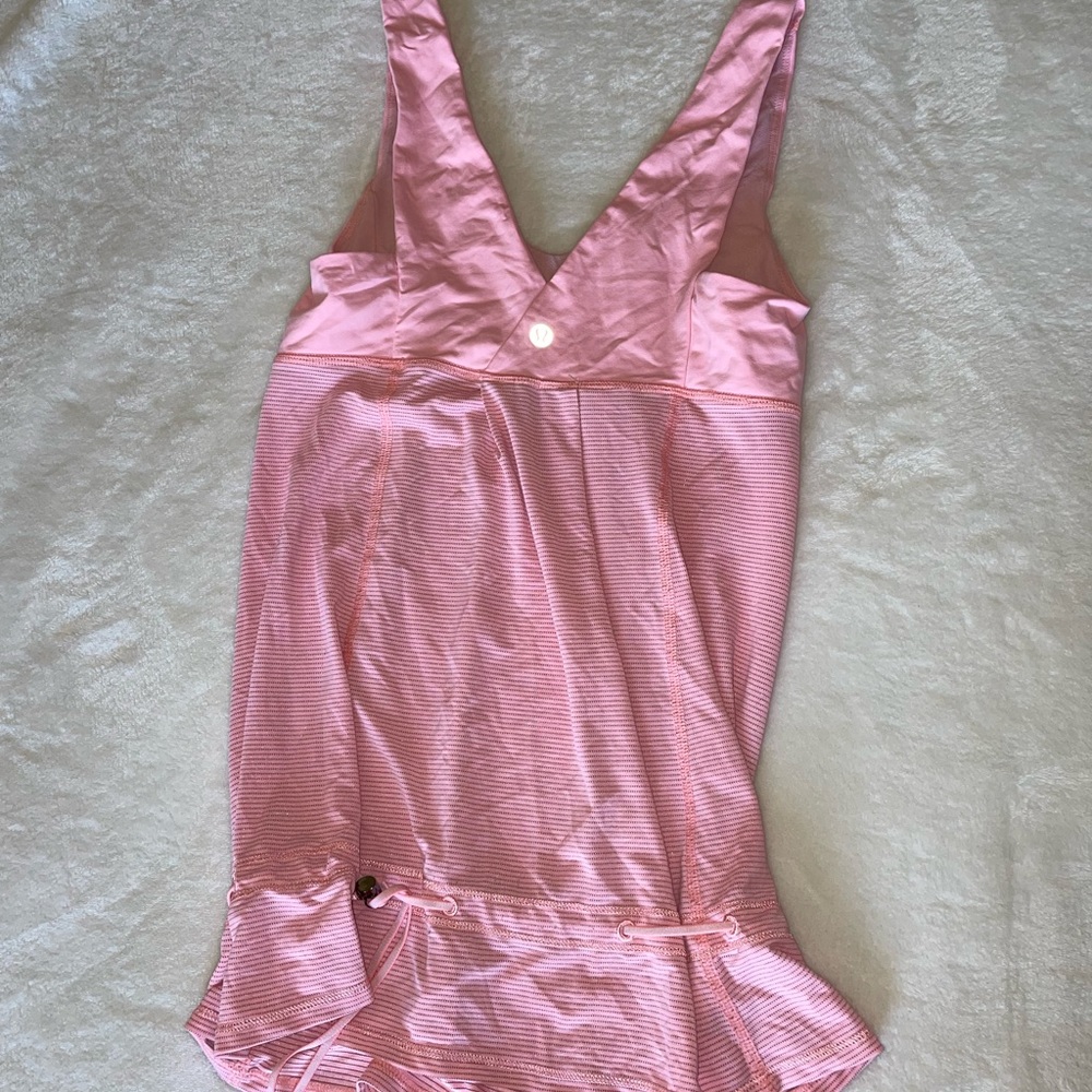 Lululemon pink tank